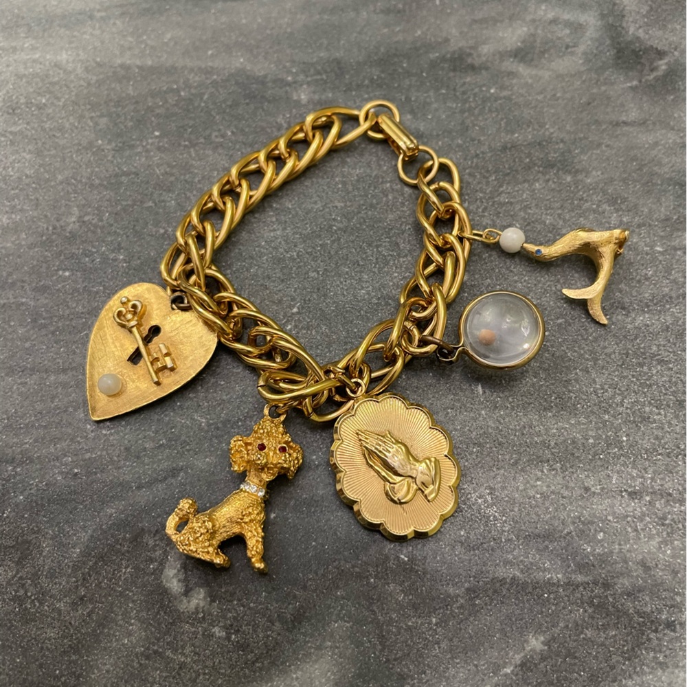 Vintage Gold Charm Bracelet - Picture 9 of 10